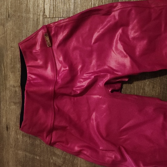 Bombshell Sportswear - Picture 2 of 2